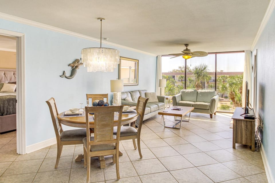 Biloxi Condo w/ Pool Access - Steps to Beach! House in Biloxi