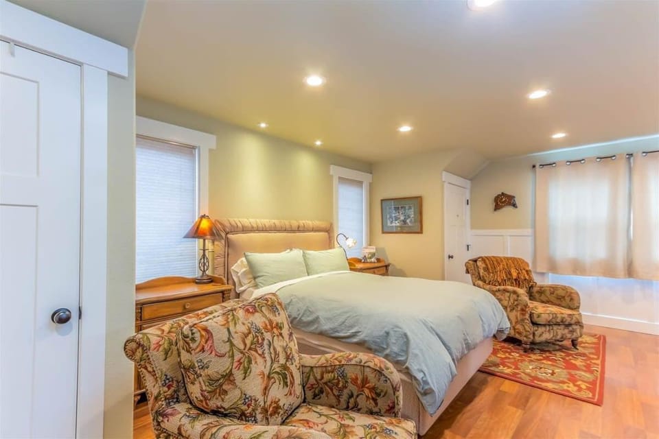 Cumberland Bungalow walking distance to downtown House in Bend