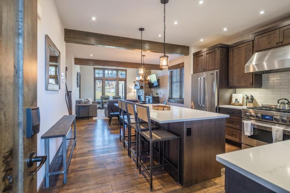 Family Retreat w/ Suncadia Pool Access House in Kittitas County