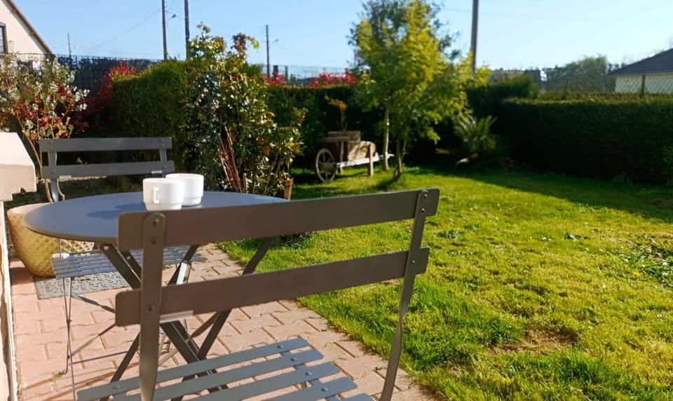Spring, Garden, Dining area, Garden view