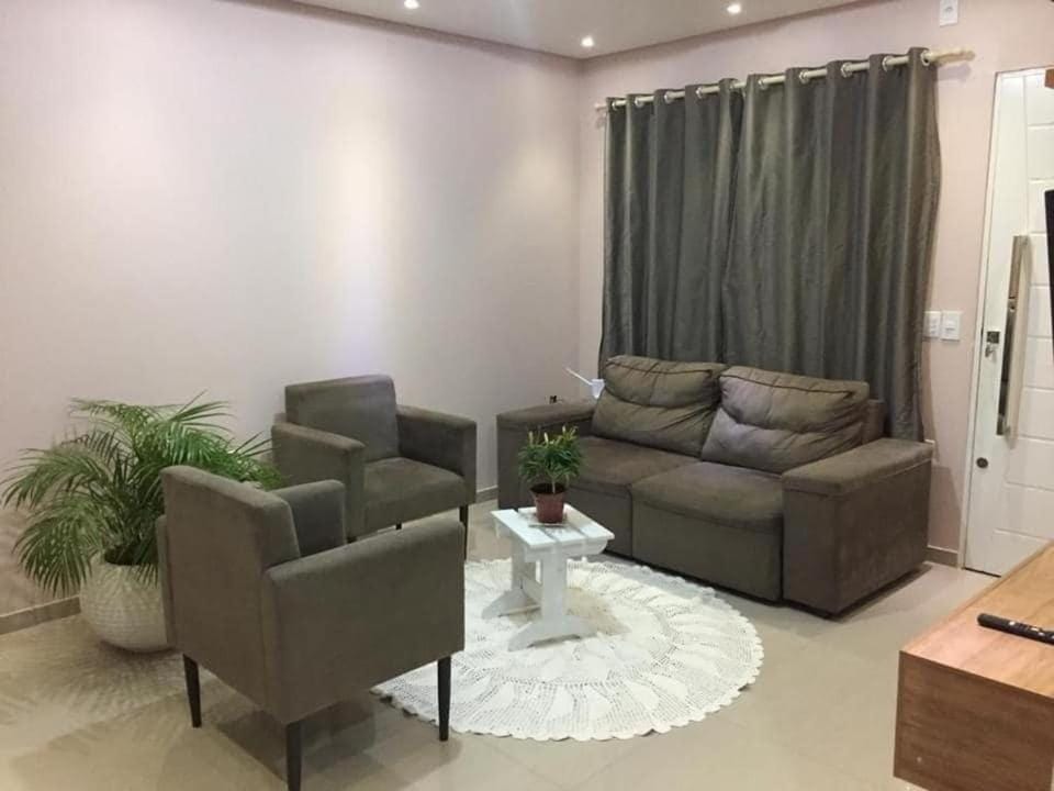 Casa com 2 quartos, para 6 pessoas em ponta das canas House in Florianopolis