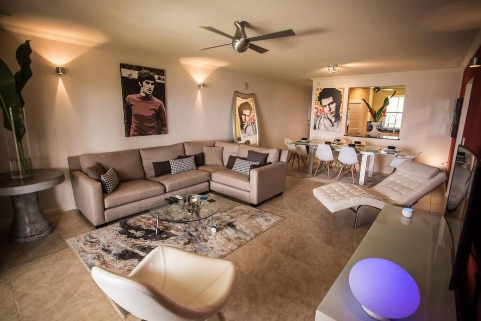 Designer Penthouse - Stunning Property with Amazing Views Apartment in Saint James