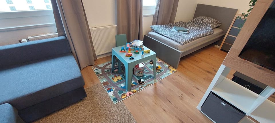 Communal lounge/ TV room, Game Room, Living room, Photo of the whole room, Seating area