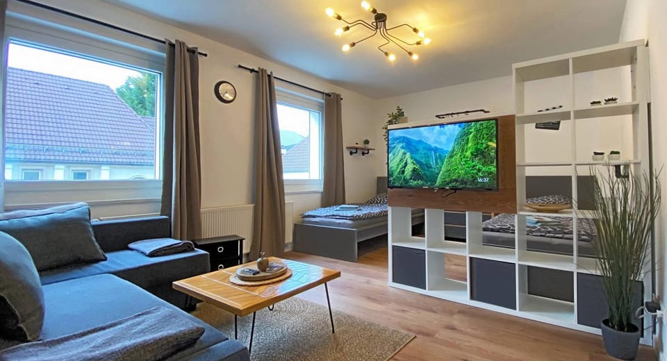Communal lounge/ TV room, TV and multimedia, Living room, Seating area, Evening entertainment