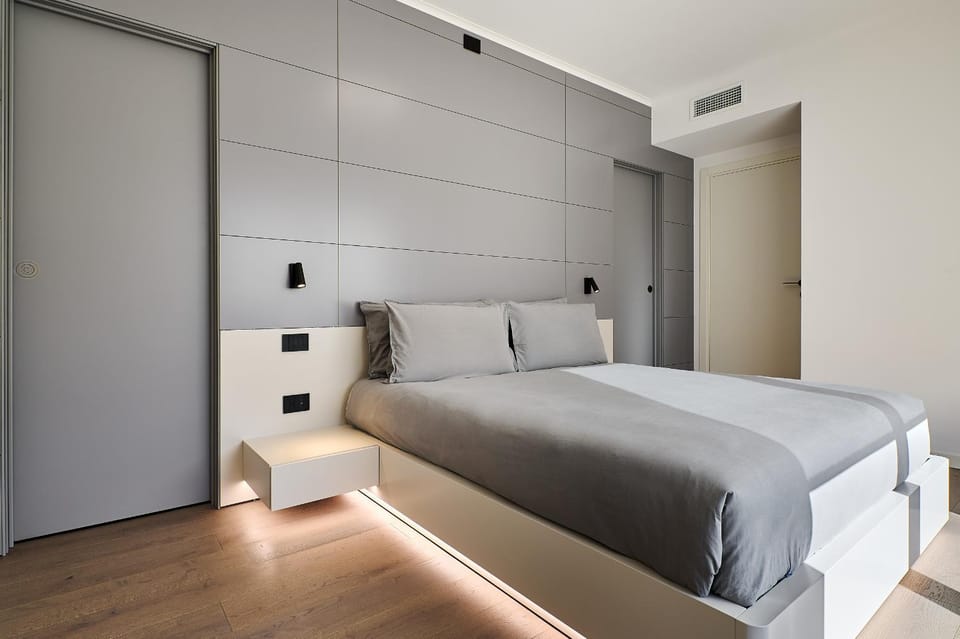 Bed, Photo of the whole room, Bedroom