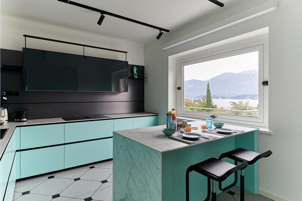 Lake view, kitchen