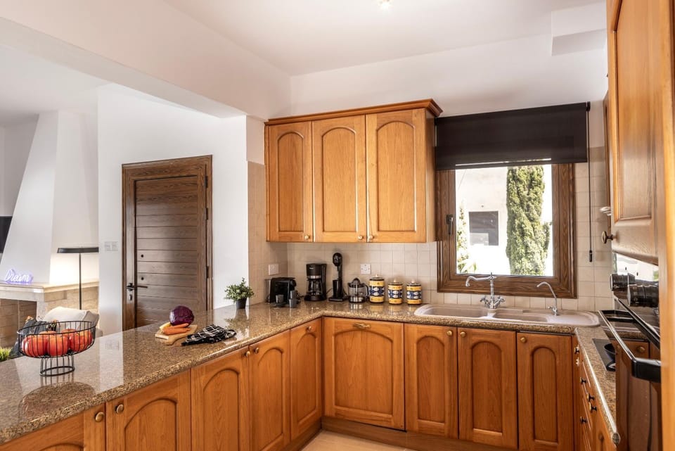 SunnyVillas-3BR New Modern Villa-Private Pool-HVN Villa in Paralimni