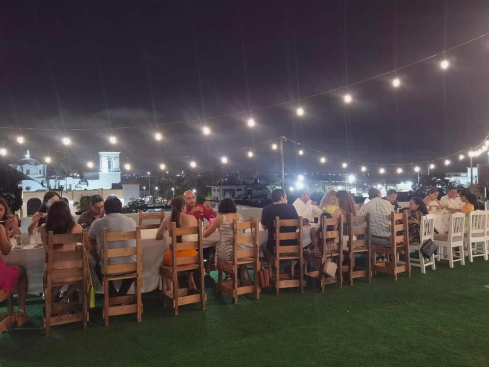 Restaurant/places to eat, Banquet/Function facilities
