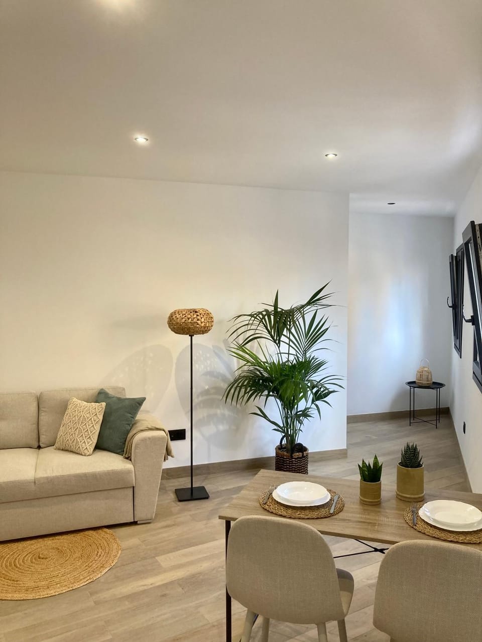 Living room, Dining area