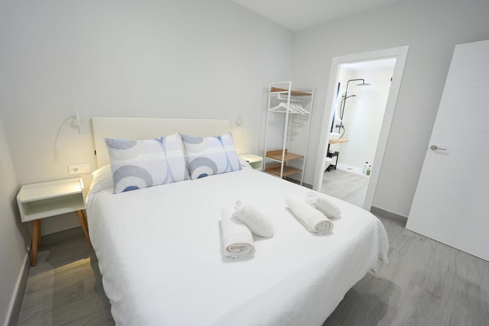 Bathroom, Photo of the whole room, Bedroom, towels, wardrobe