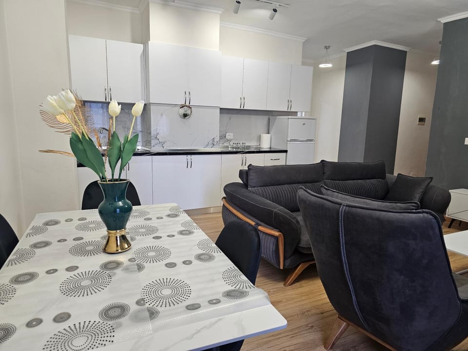 New Bazar-Central Apartment 1 with balcony Apartment in Tirana