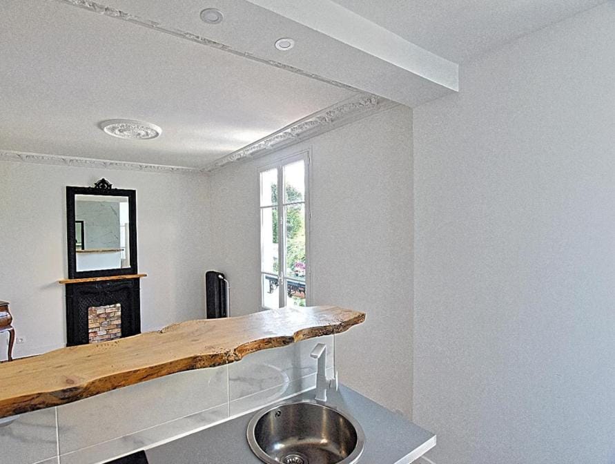 Coffee/tea facilities, Kitchen or kitchenette, Dining area, minibar, stove