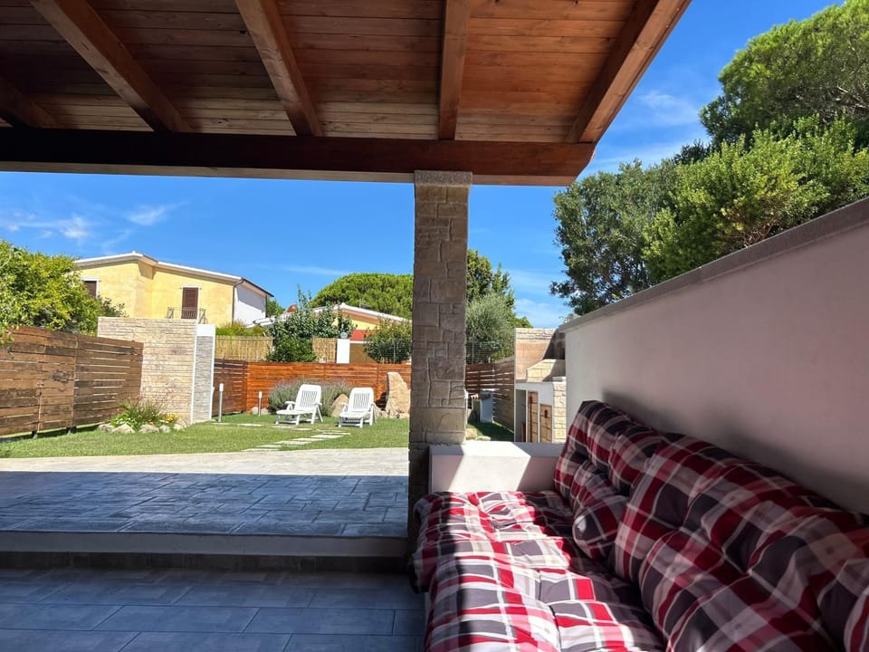 Property building, Day, Garden, View (from property/room), Balcony/Terrace, Garden view