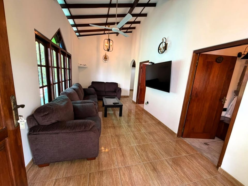 Communal lounge/ TV room, TV and multimedia, Living room, Seating area, Evening entertainment