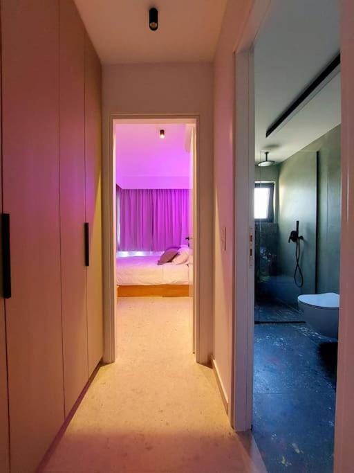 BlueMotion - CruiseNest 143 5B Free Airport Transportation Apartment in Pireas