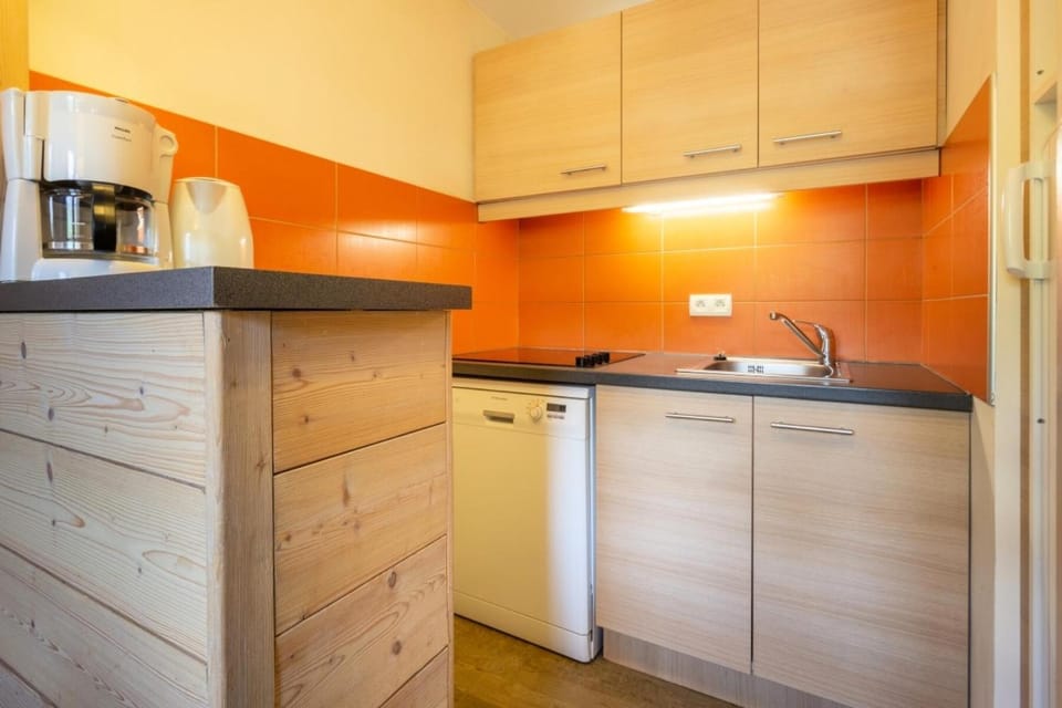 oven, kitchen