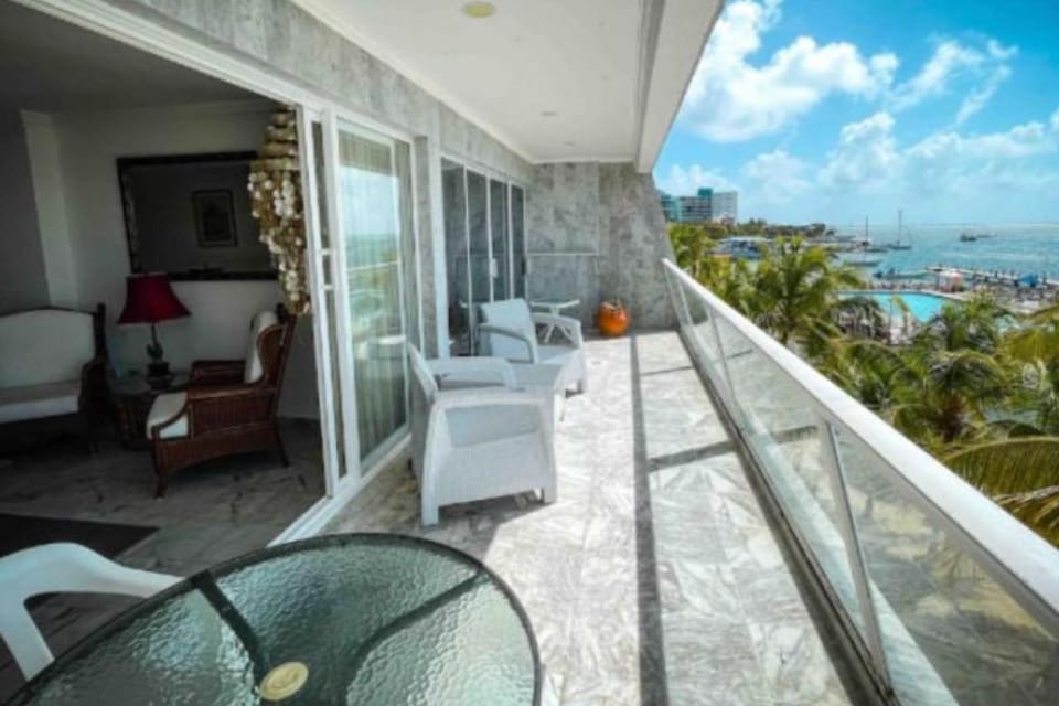 Apartamento Moderno en el Edificio Torres del Sun Rise San Andres Islas Colombia Apartment in San Andres