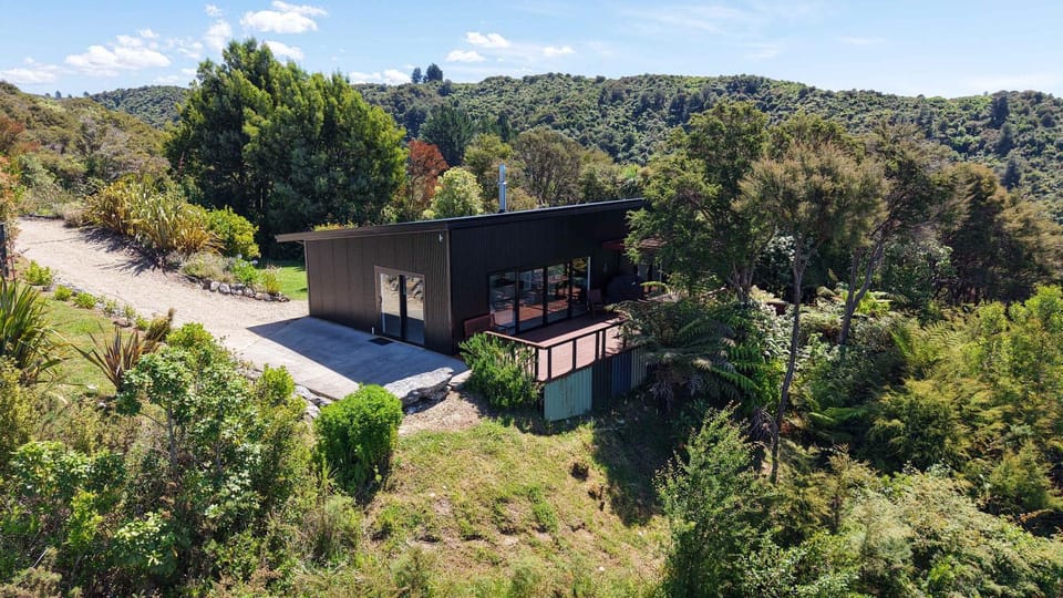 Golden Bay Heights - Luxury Accommodation House in Tasman District, Tasman, New Zealand