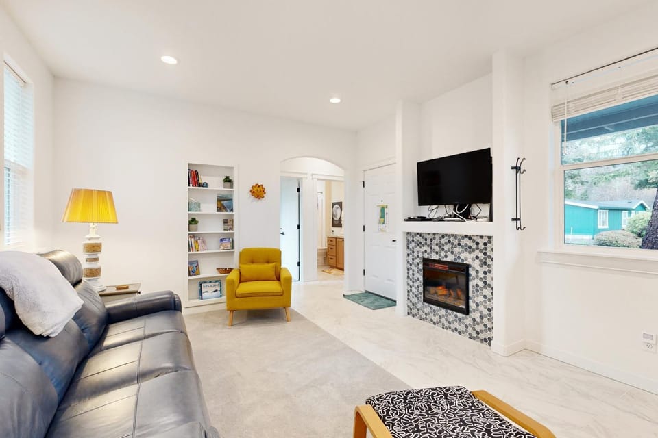 Sol Retreat House in Rockaway Beach