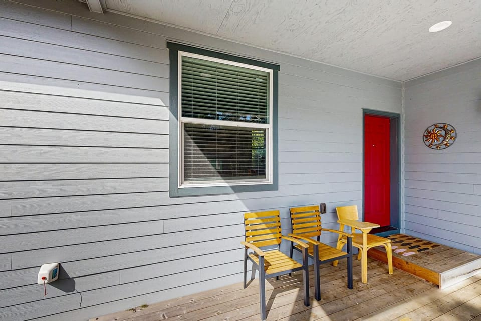 Sol Retreat House in Rockaway Beach