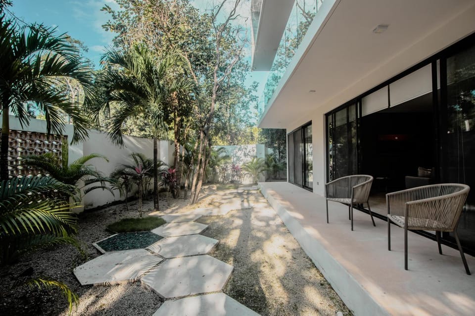 Patio, Day, Garden