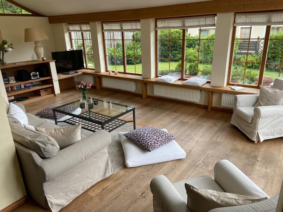 Communal lounge/ TV room, TV and multimedia