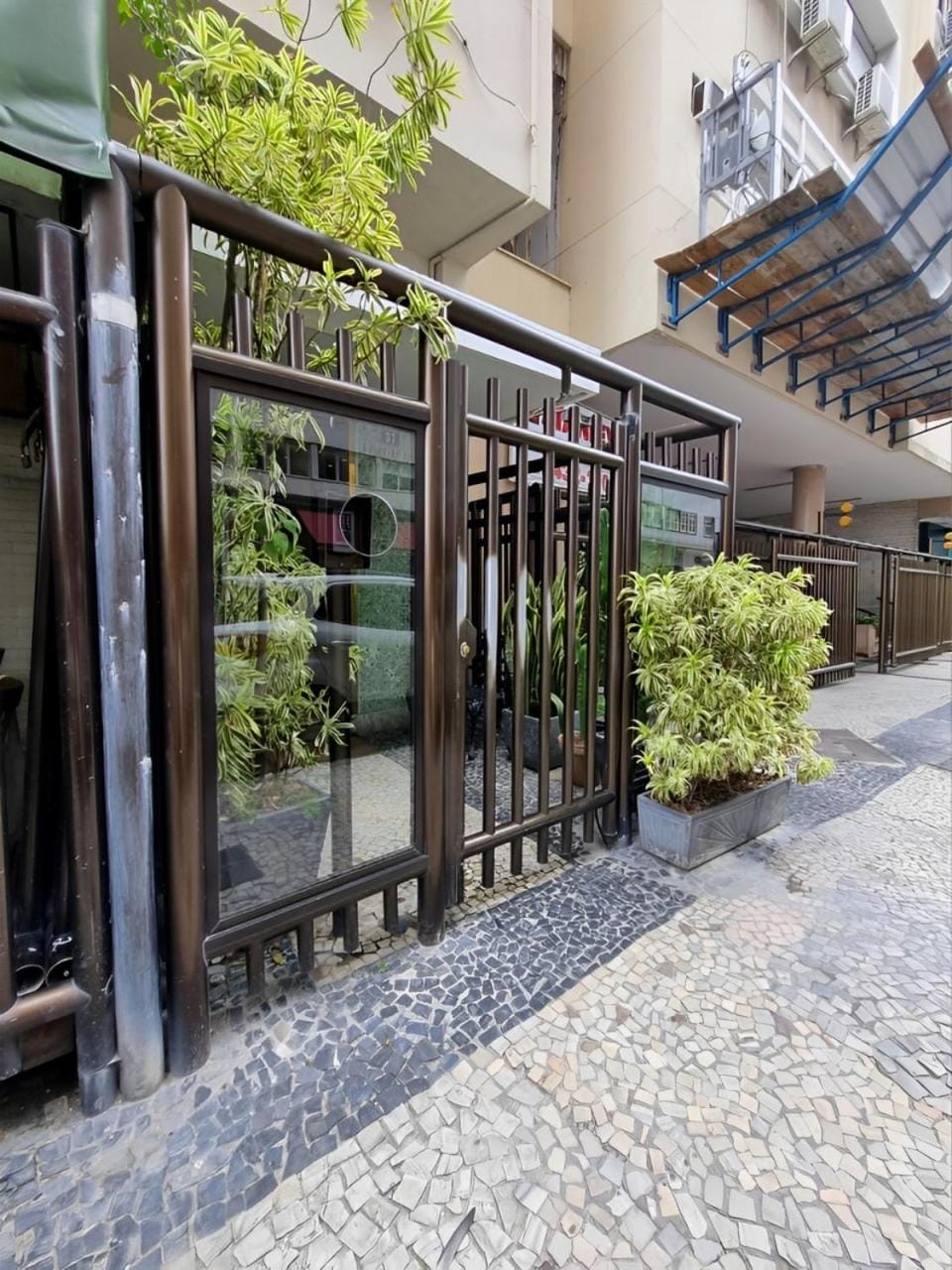 Facade/entrance