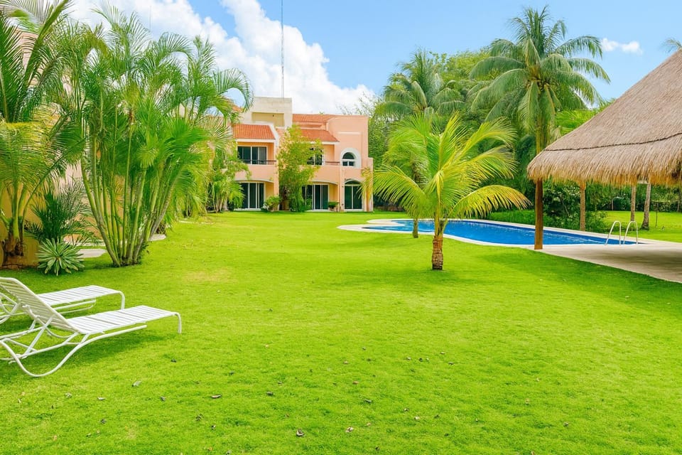 Property building, Day, Natural landscape, Garden, Garden view, Pool view, Swimming pool, sunbed