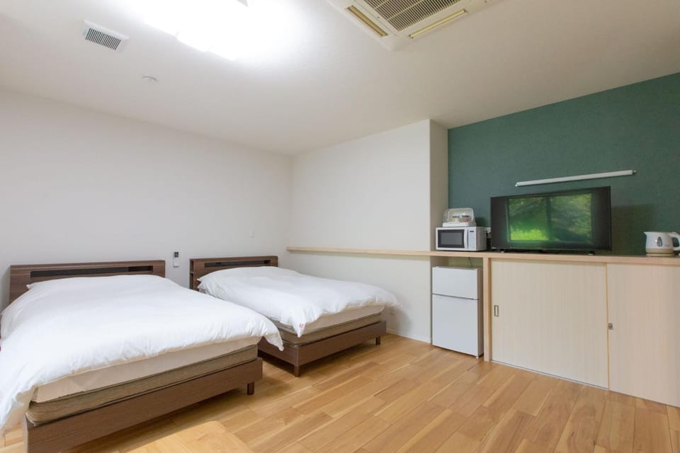 Photo of the whole room, Bedroom