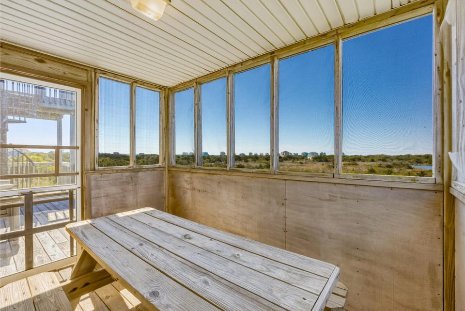 8450 - Isha House in Avon
