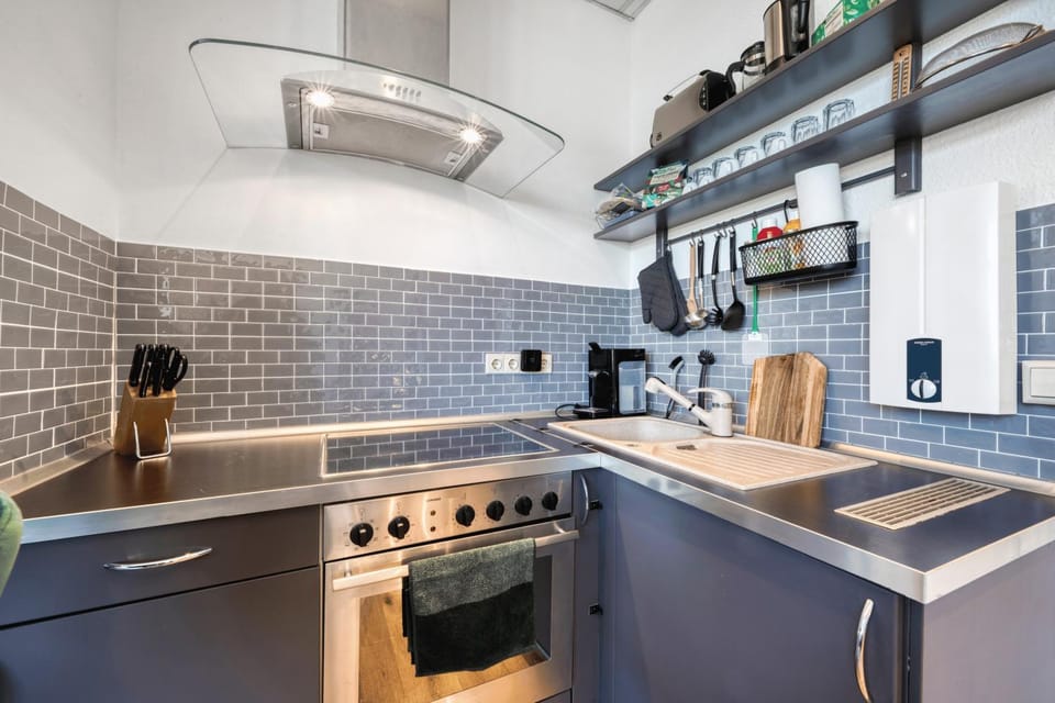 Kitchen or kitchenette, pet friendly, stove