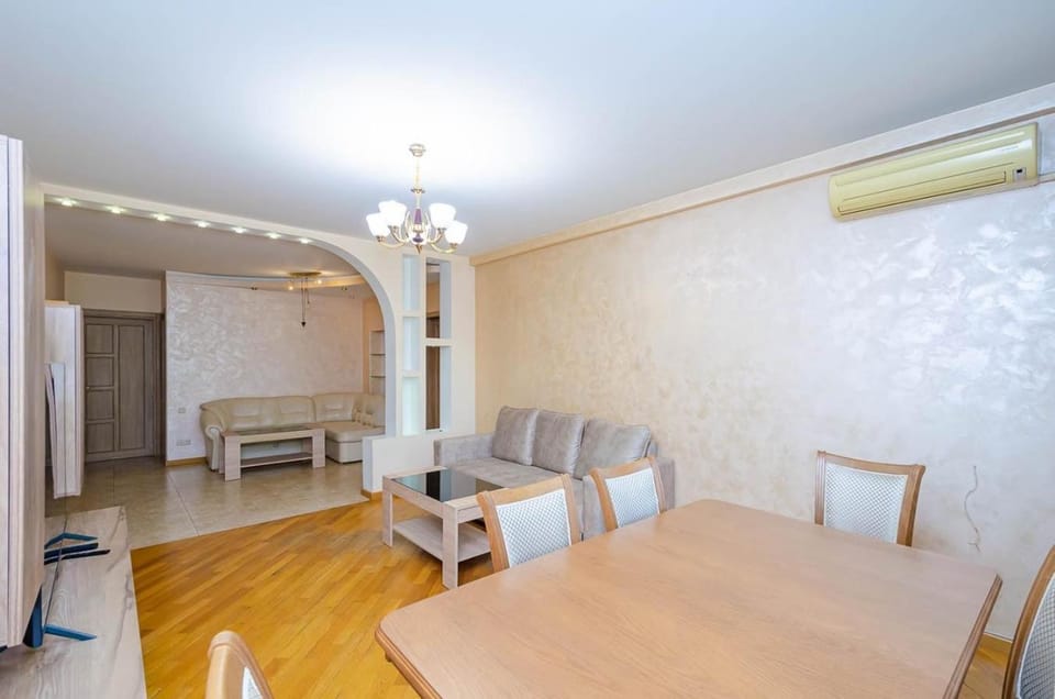 40 excellent three-room apartment in the center of Yerevan Apartment in Yerevan