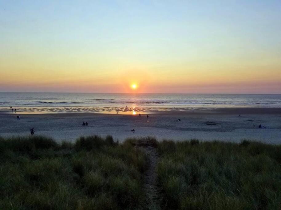 Tiki Escape w/ Amazing Mountain and Marsh Backdrop House in Rockaway Beach