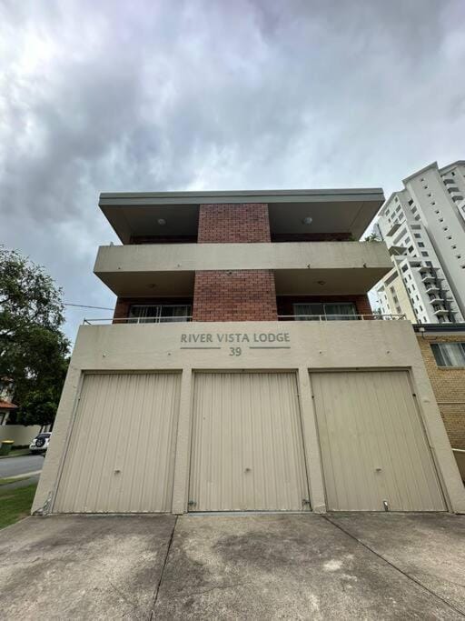 Budds Beach Holiday Apartments Apartment in Surfers Paradise