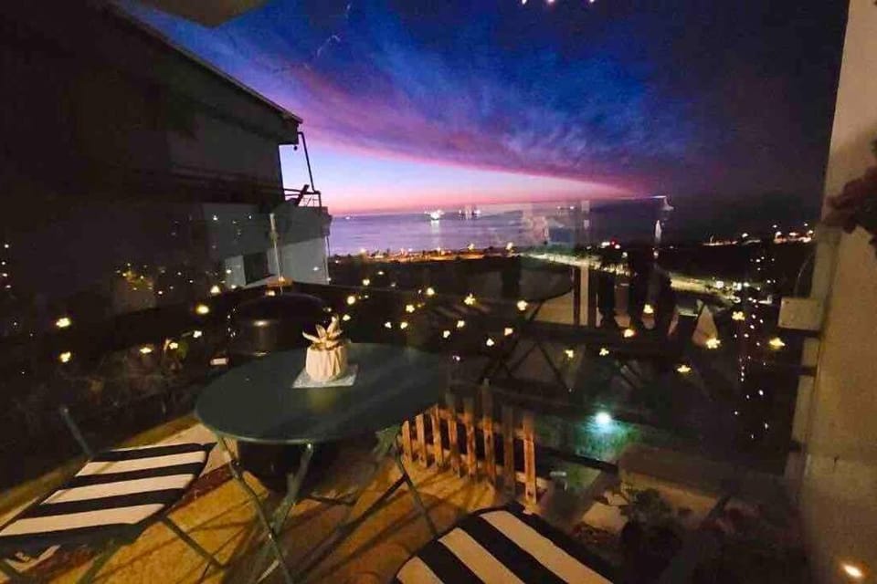 Lovely apartment close to everything with a view! Apartment in Vina del Mar