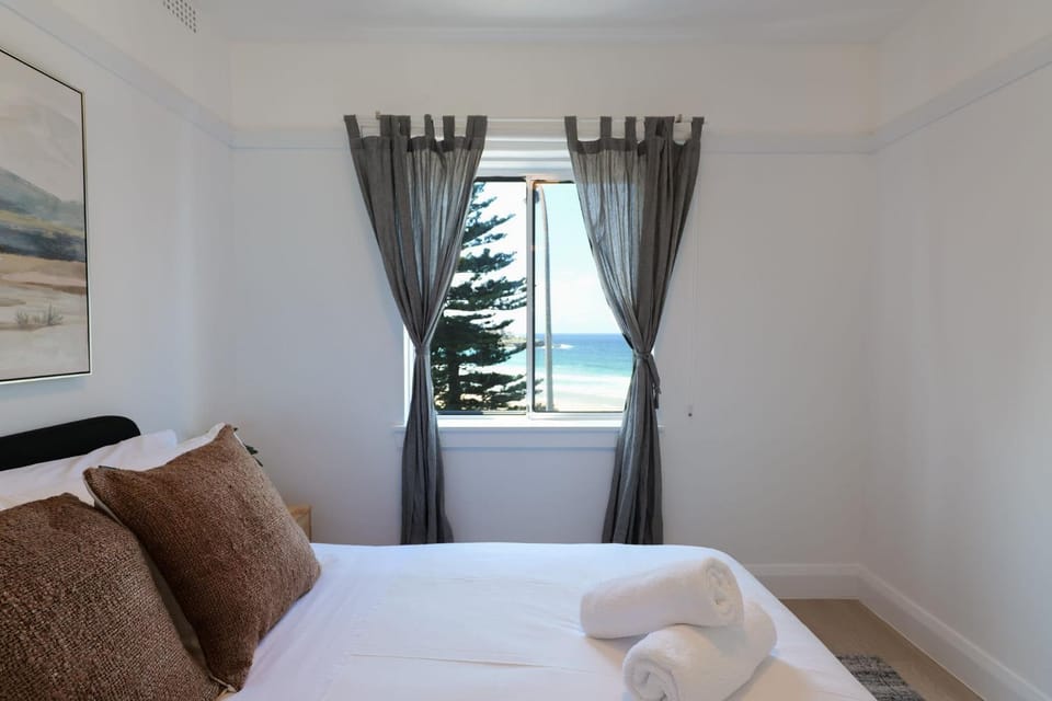 Bondi Beachfront Bliss Apartment in Sydney