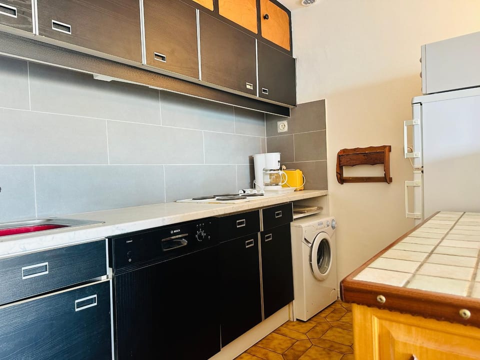Charmant T2 à Port-Vendres, accès direct plage, parking privé - FR-1-309-430 Apartment in Port-Vendres