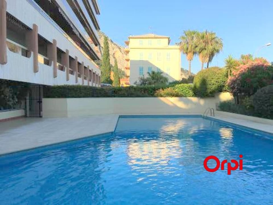 Studio spacieux, climatisé avec vue mer, piscine, WIFI et parking privé à Menton - FR-1-647-29 Apartment in Menton