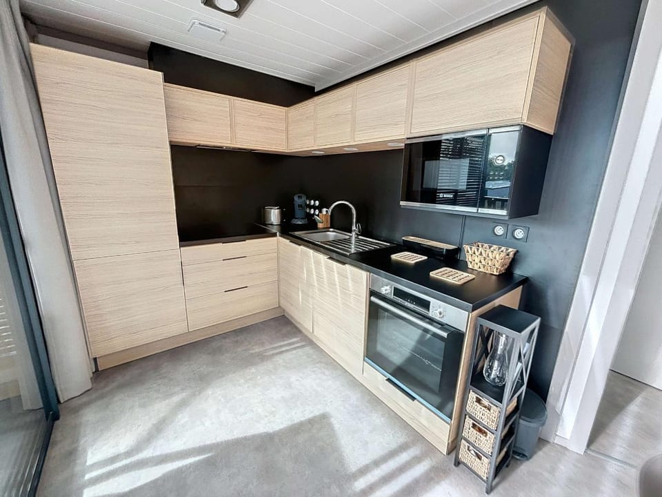 Jullouville: Villa 4 pers, proche plage, piscine chauffée - FR-1-361-534 Chalet in Saint-Pair-sur-Mer