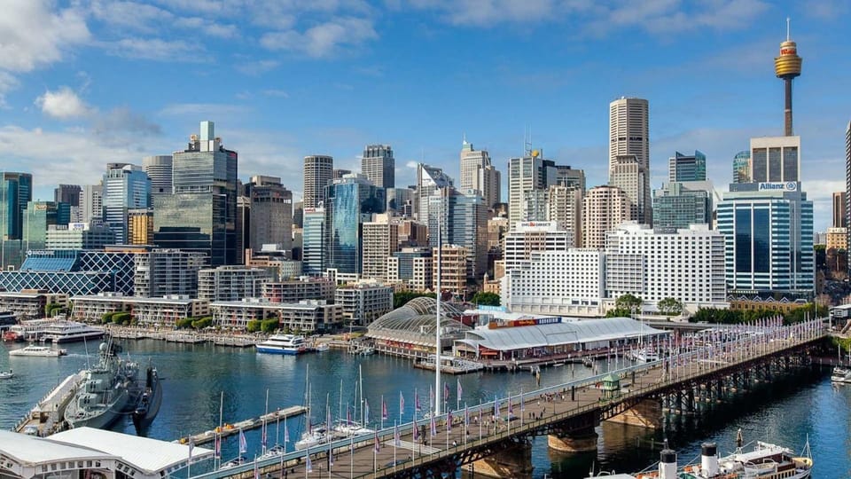 KozyGuru | Surry Hills | Prime Location & Parking Apartment in Surry Hills