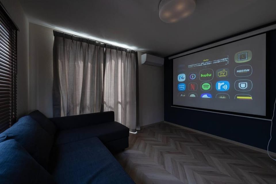 Communal lounge/ TV room, TV and multimedia, Living room
