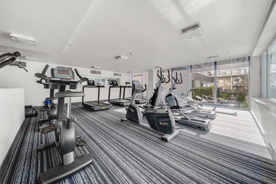 Central 1-Bed with Parking BBQ and Indoor Pool Apartment in Canberra