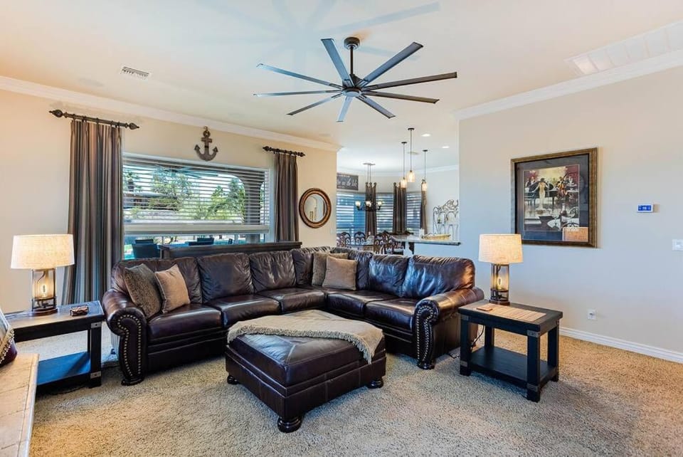 Luxury Residential Estates Pool Spa Firepit House in Lake Havasu City