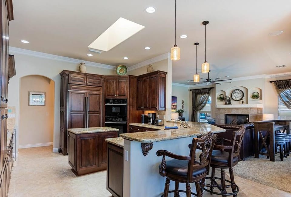 Luxury Residential Estates Pool Spa Firepit House in Lake Havasu City