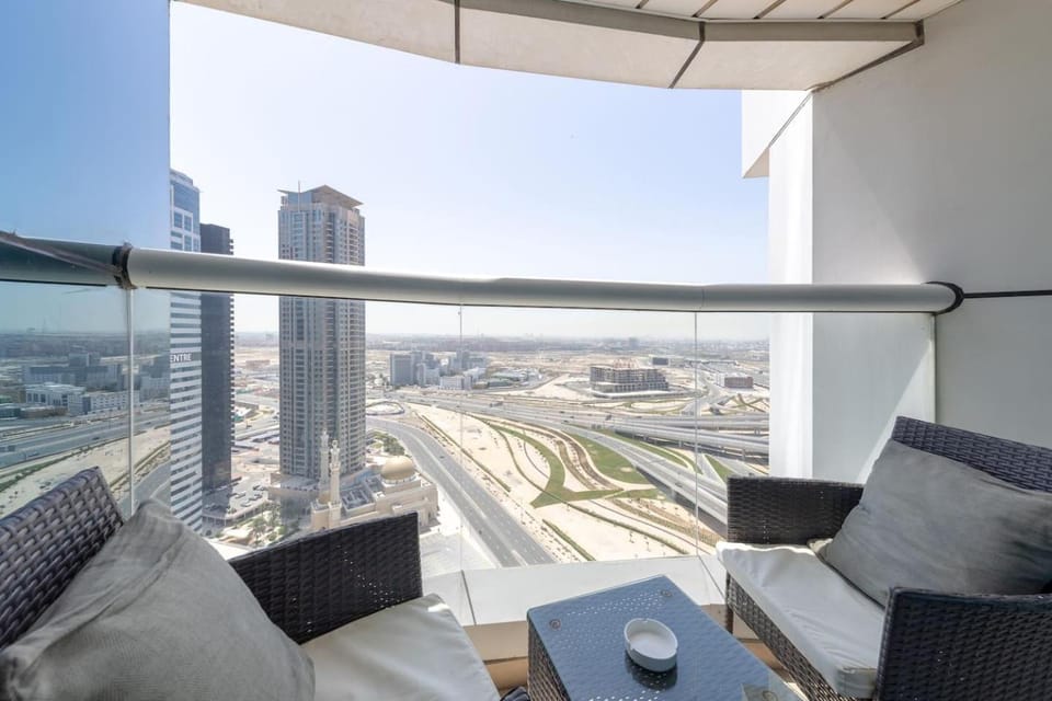 Cozy, Compact, Equipped Studio, 8 mins from metro Apartment in Dubai