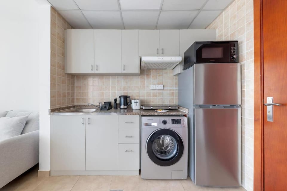 Cozy, Compact, Equipped Studio, 8 mins from metro Apartment in Dubai
