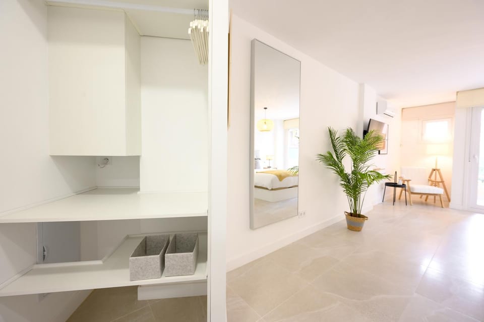 locker, locker, wardrobe, air conditioner, air conditioner