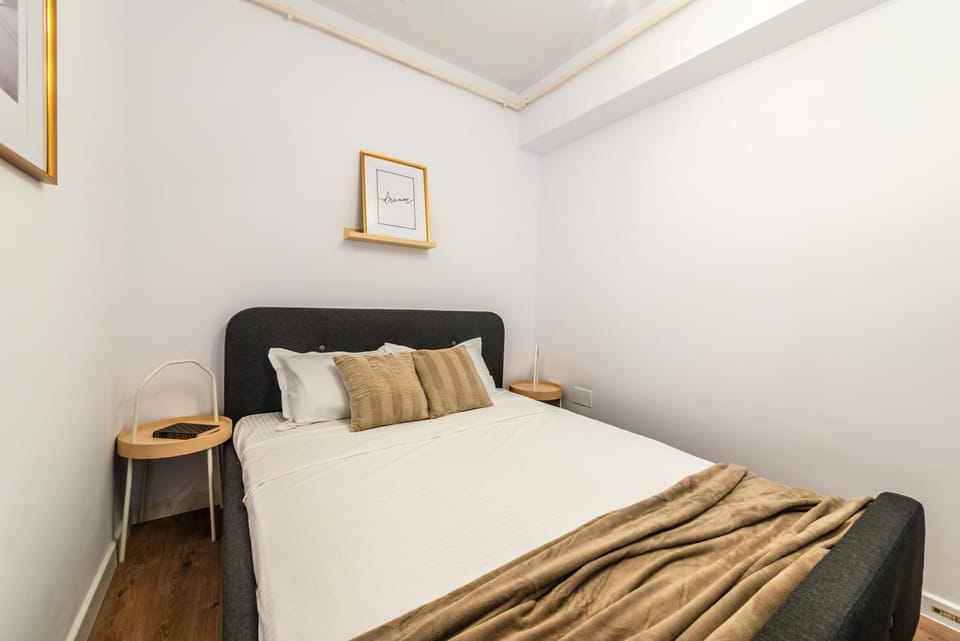 Bed, Photo of the whole room, Bedroom