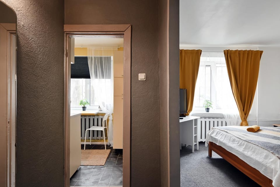Bedroom, kitchen
