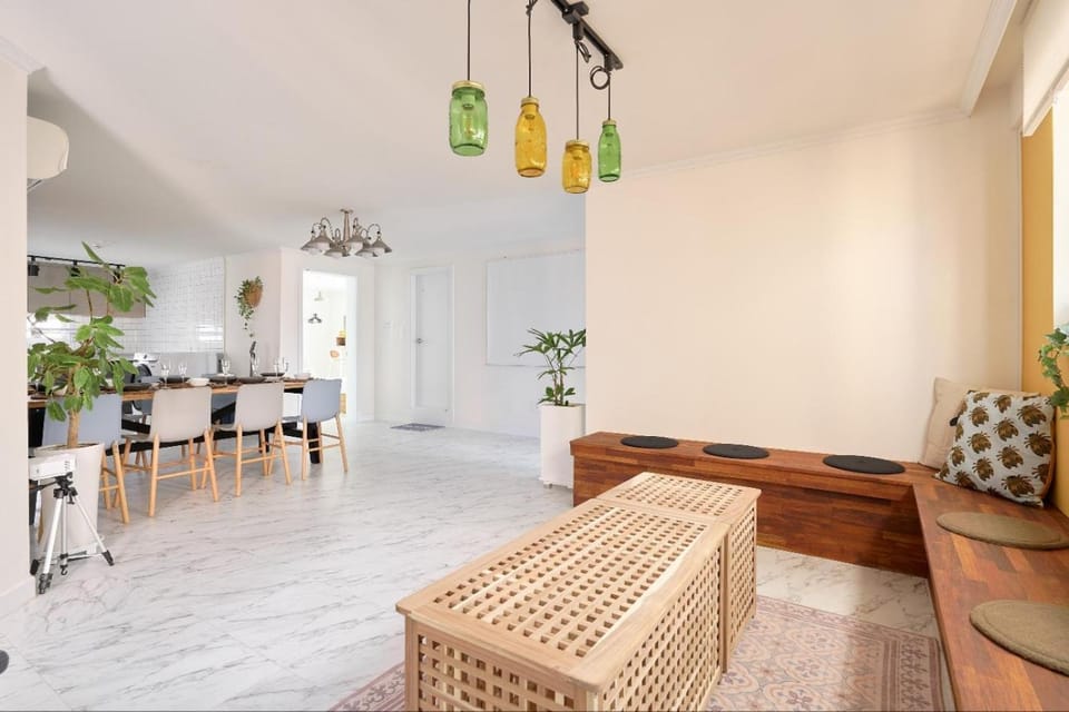 Fave stay 홍대입구역도보1분 대그룹가능 무료와이파이 넷플 Apartment in Seoul
